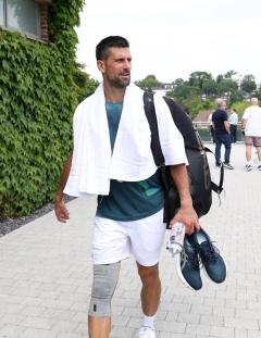 Djokovic knee injury at the Olympics